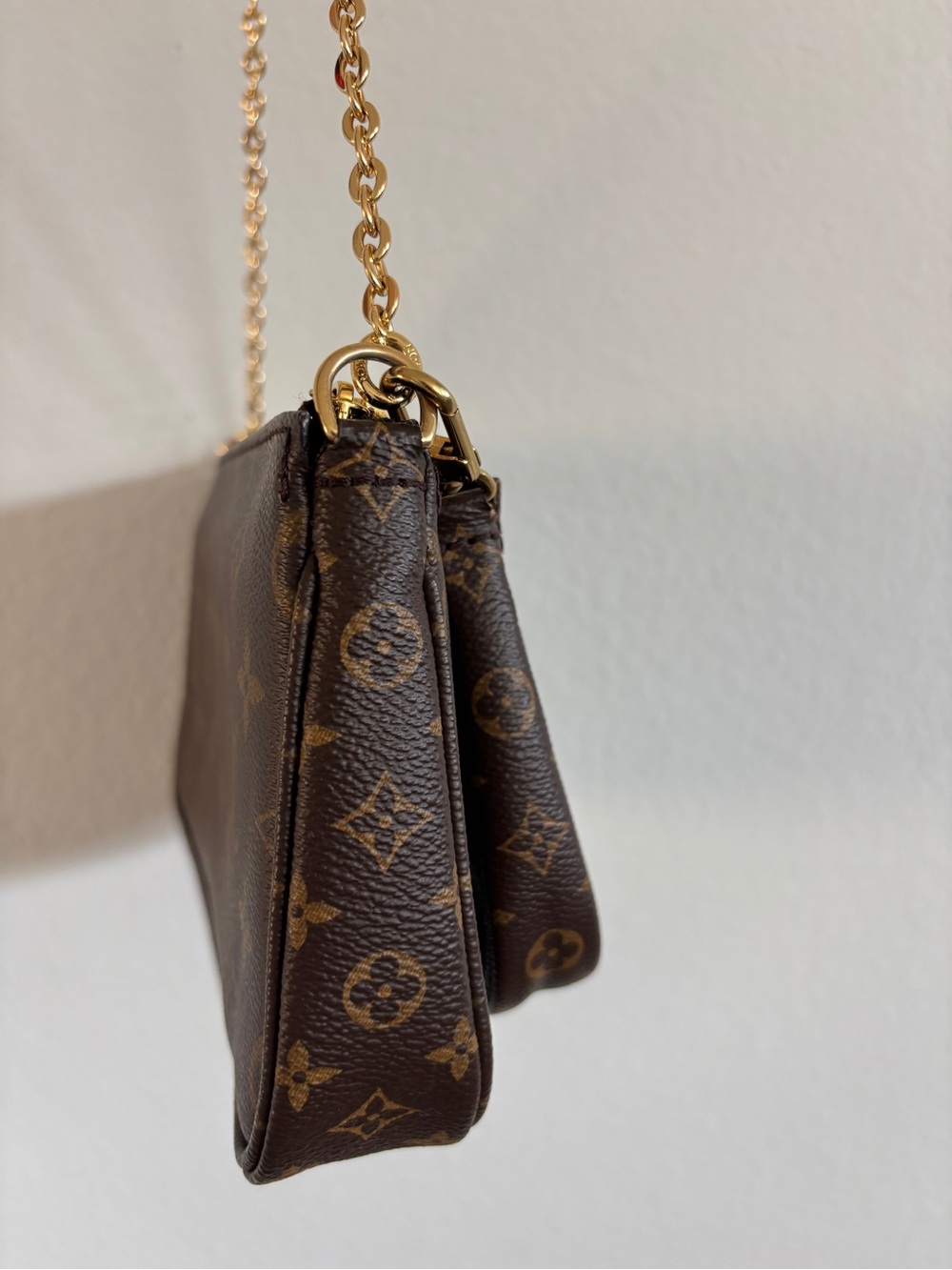 Louis Vuitton Monogram multi Pochette with Gold chain - Picture 3 of 16